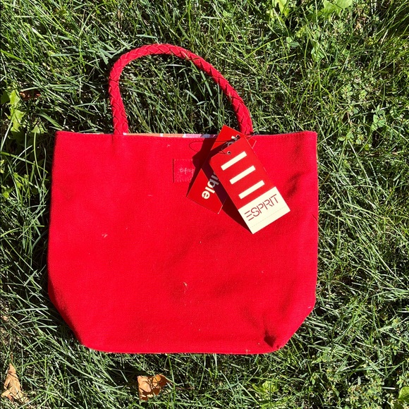 Esprit Bold Scarlet Tote NWT small canvas - Picture 1 of 1